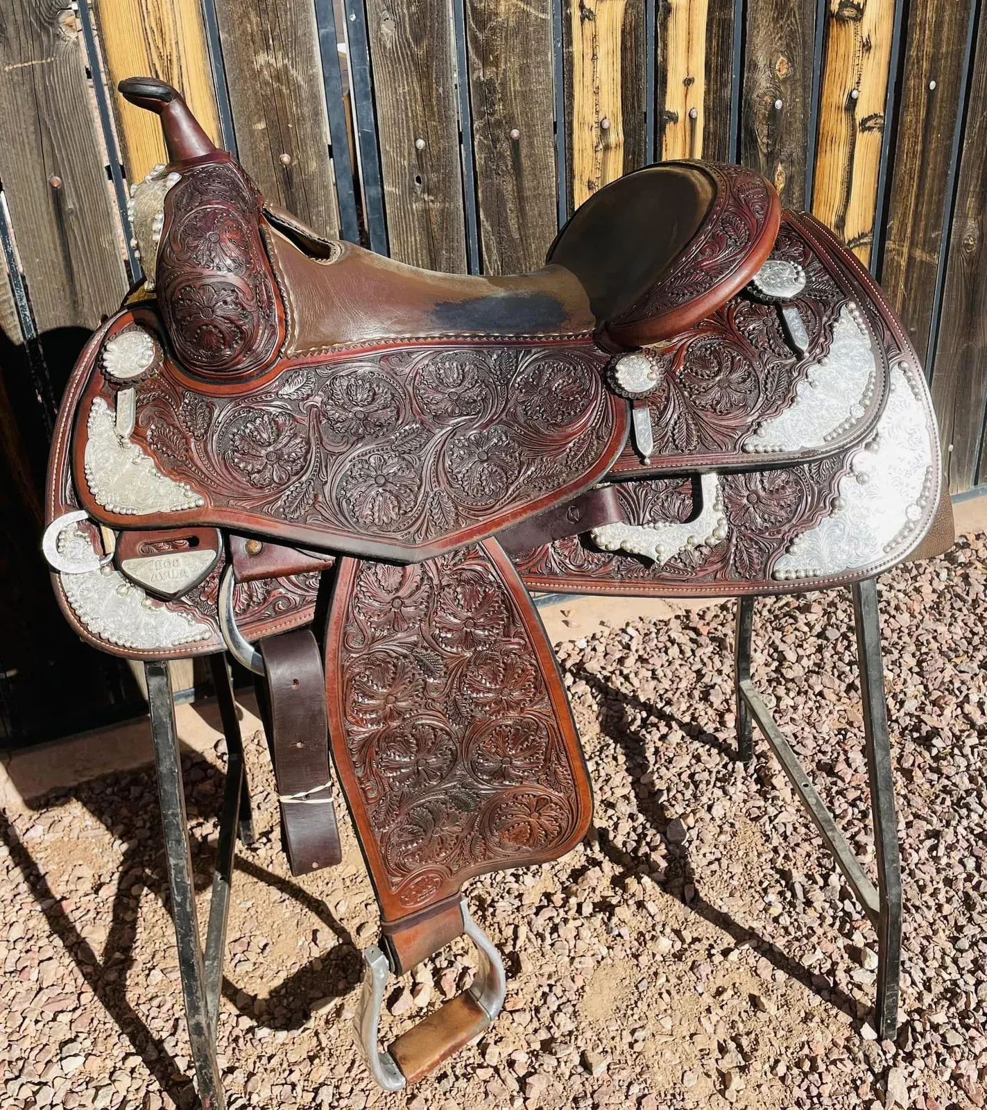 Bob Avila B17-120M — seat top left view