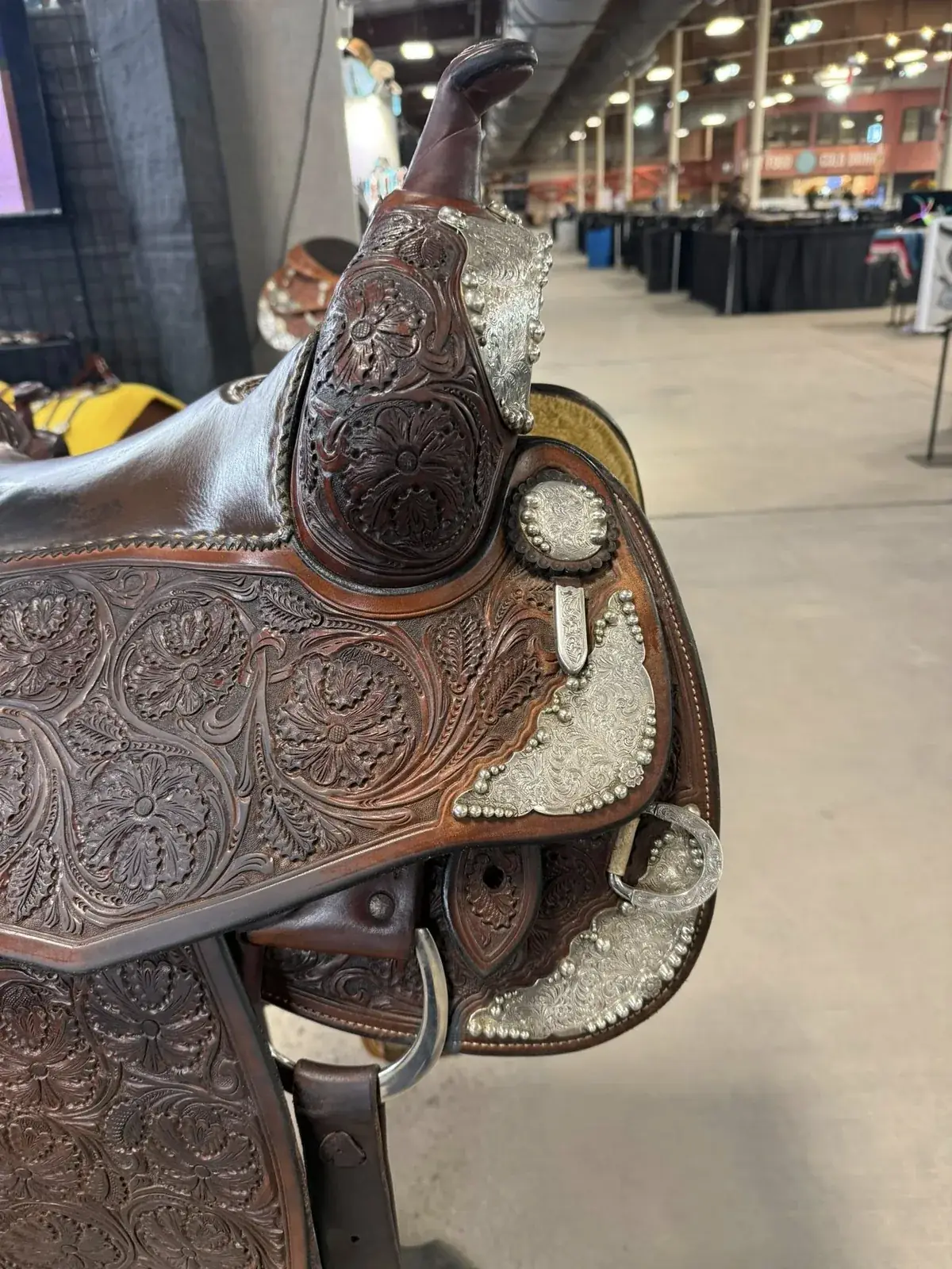 Bob Avila — horn swell right with engraved silver cap