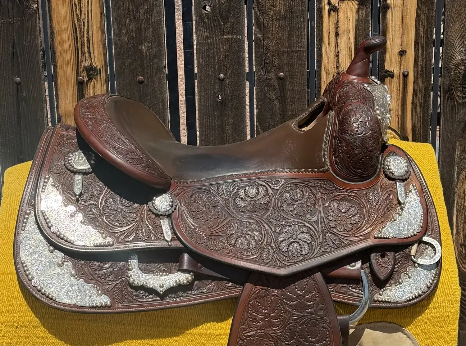 Bob Avila Bob's Custom — cantle and rear silver detail