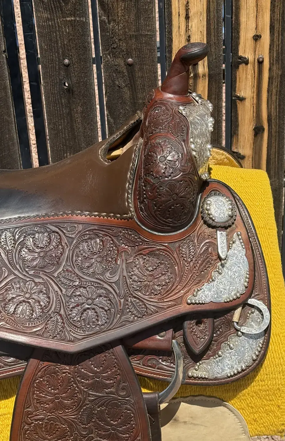 Bob Avila Bob's Custom — horn and swell right with Bob Avila badge