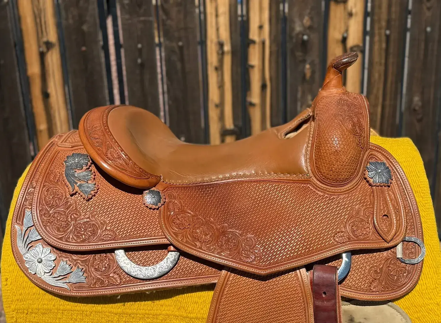 Bob's Custom 16 — seat top right view