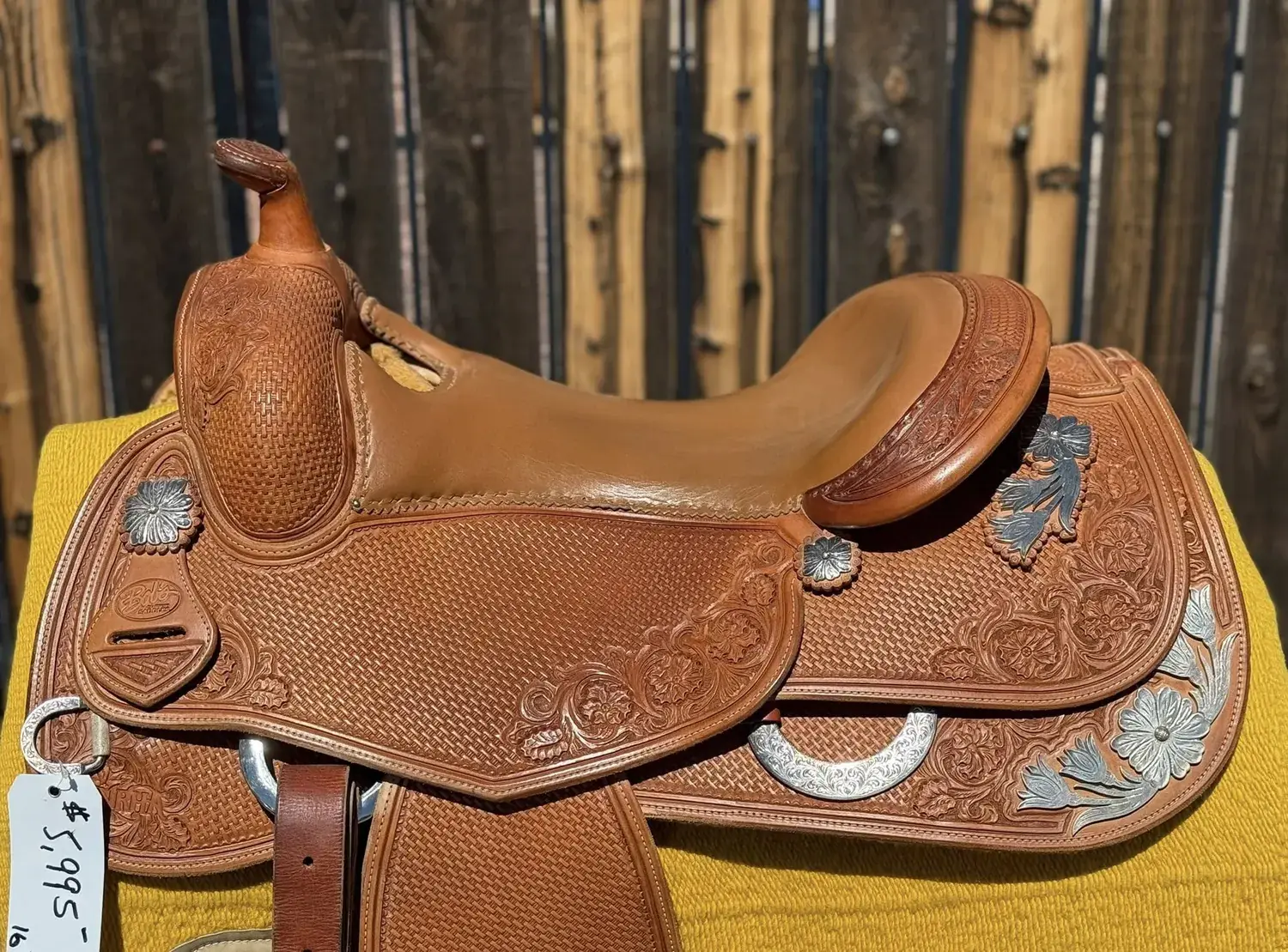 Bob's Custom 16 Tan — seat top right view