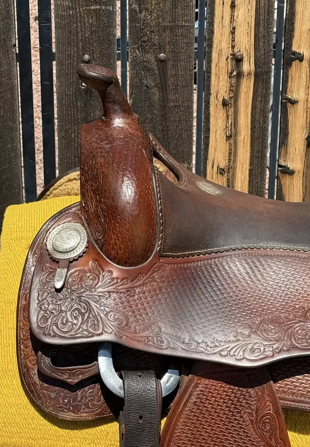 Donn Leson TVB 386 — horn and swell left detail