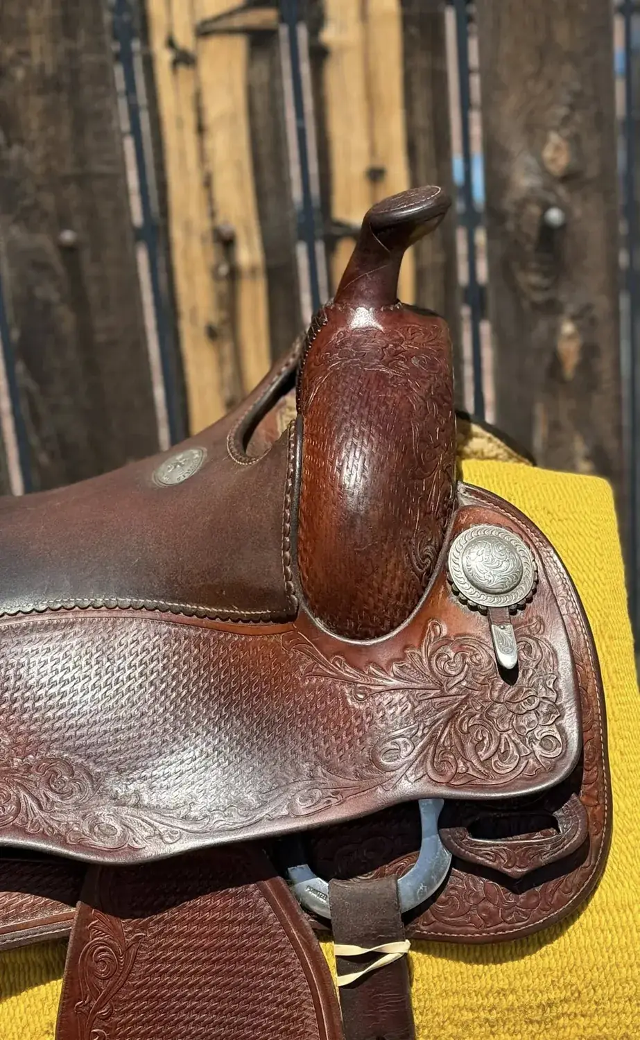 Donn Leson TVB 386 — horn and swell right detail