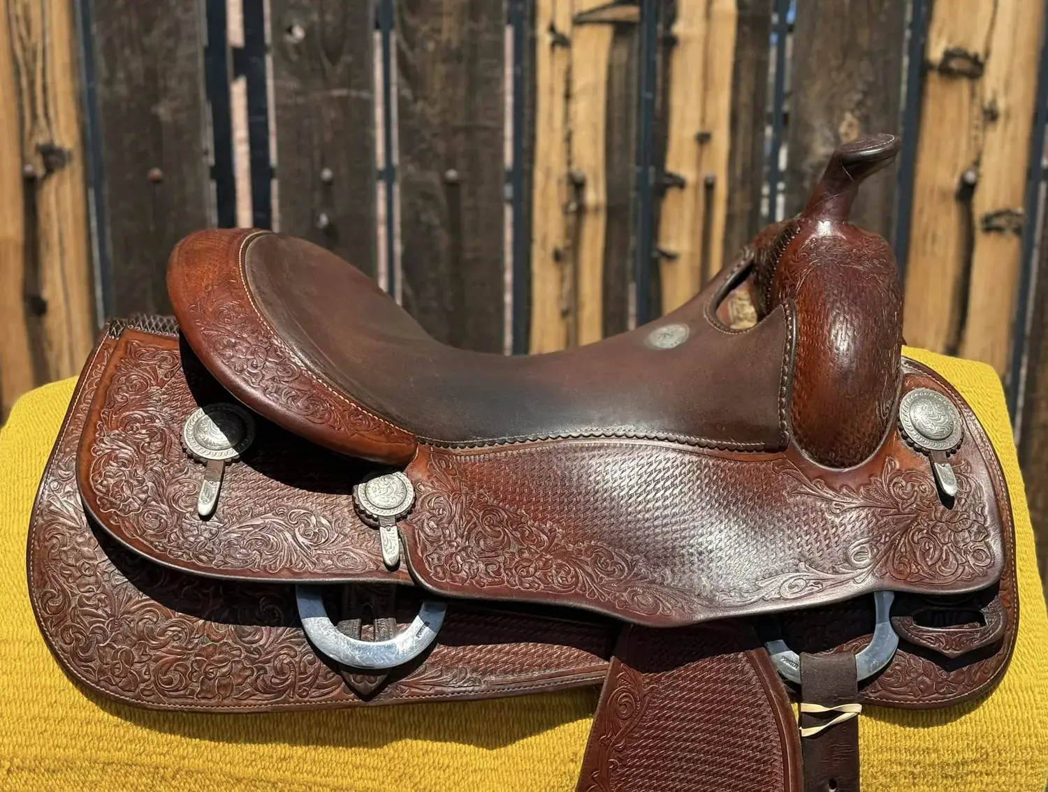 Donn Leson TVB 386 — seat top left view