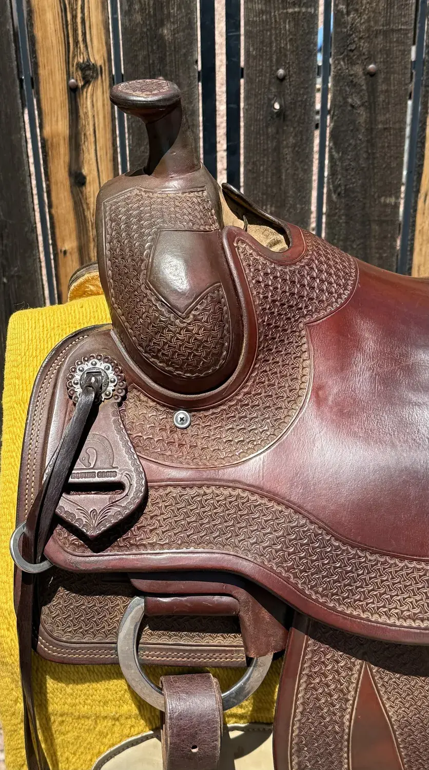 Equine Oasis — horn and left swell with badge