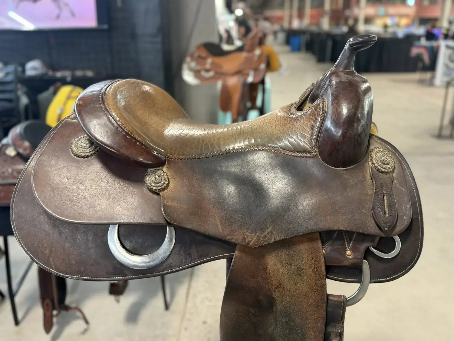 Jason Vanlandingham Superior — seat top right view
