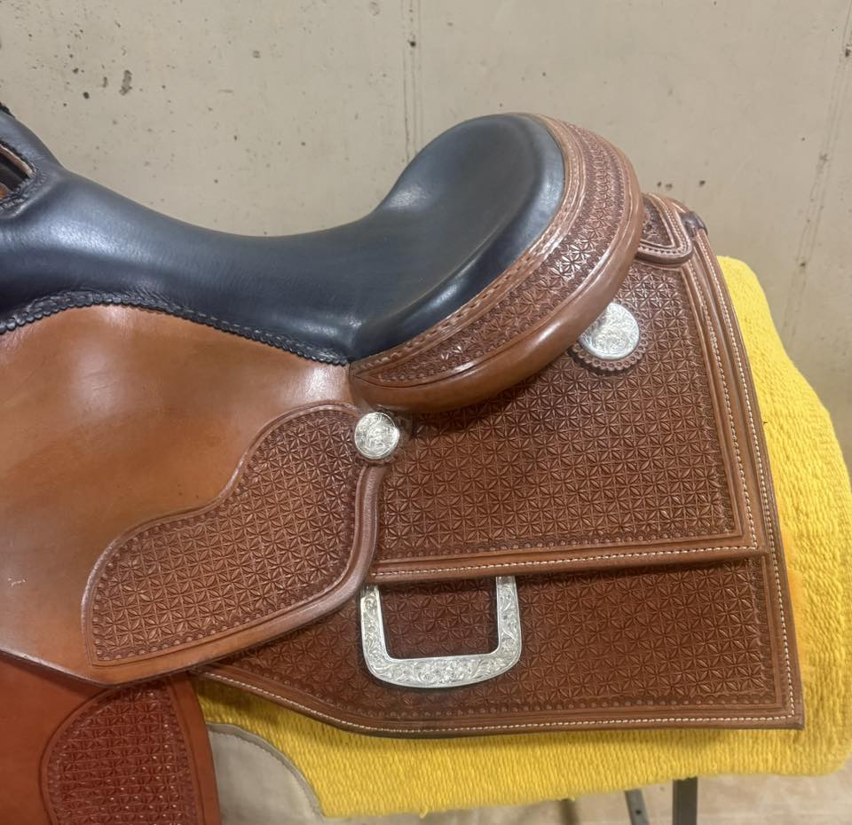 Kyle Tack Reiner 16 — cantle and seat close-up