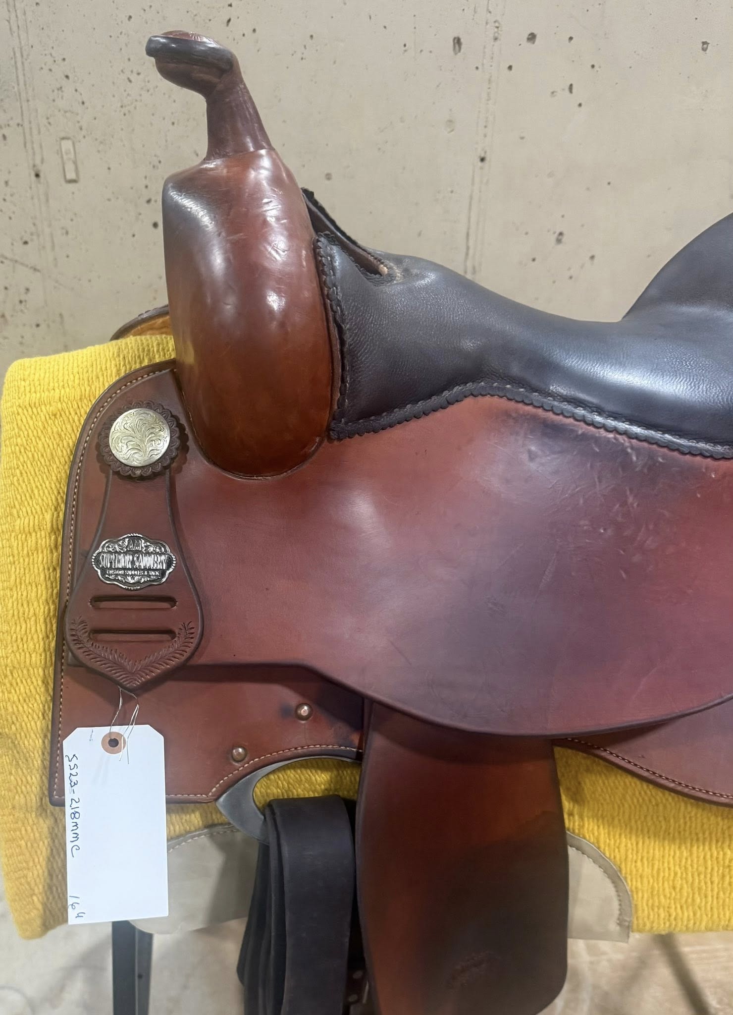 Mandy McCutcheon Reiner — horn with Superior Saddlery badge and SS23-218MMC tag