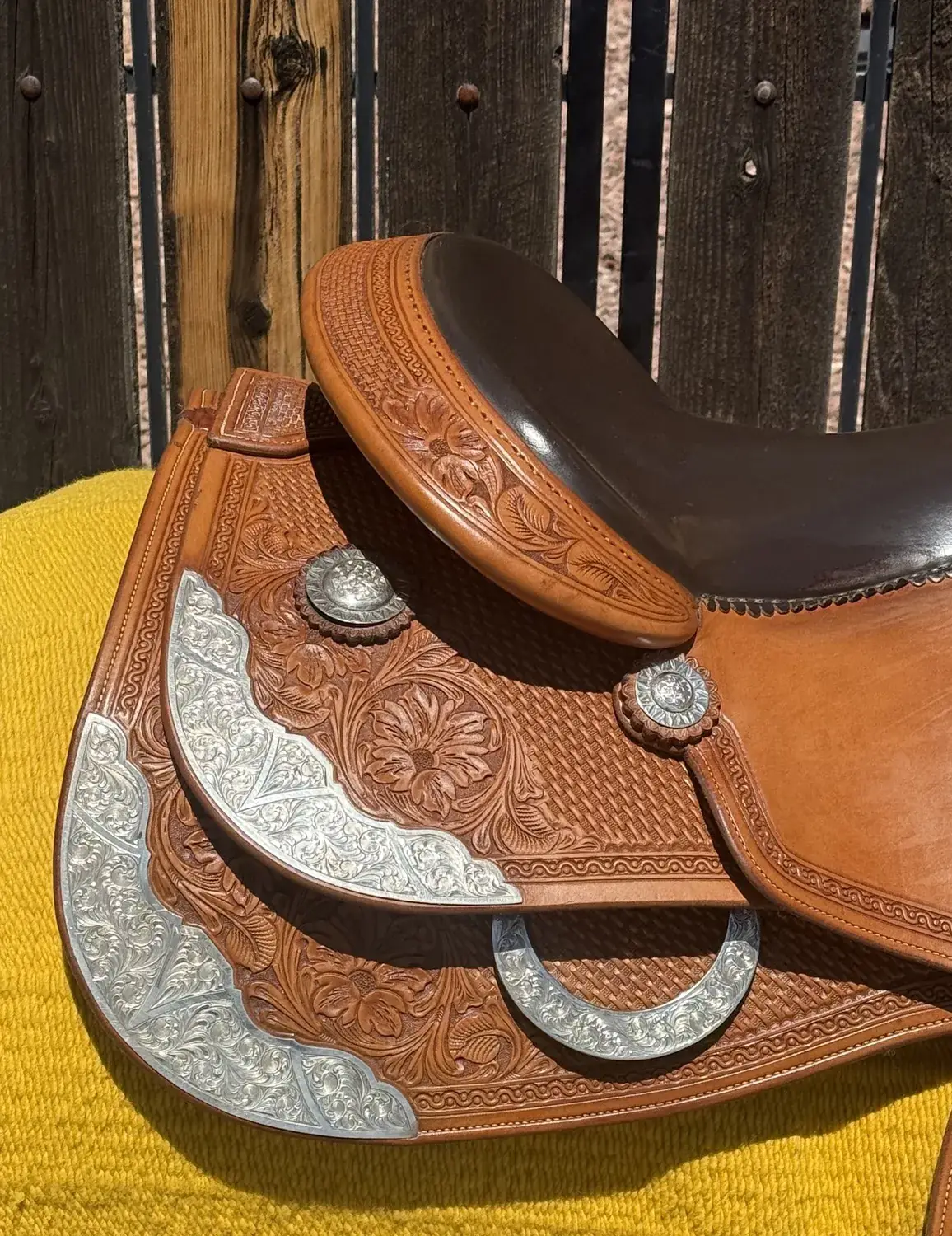 MR Reiner Superior — skirt silver corner plate and dee ring detail