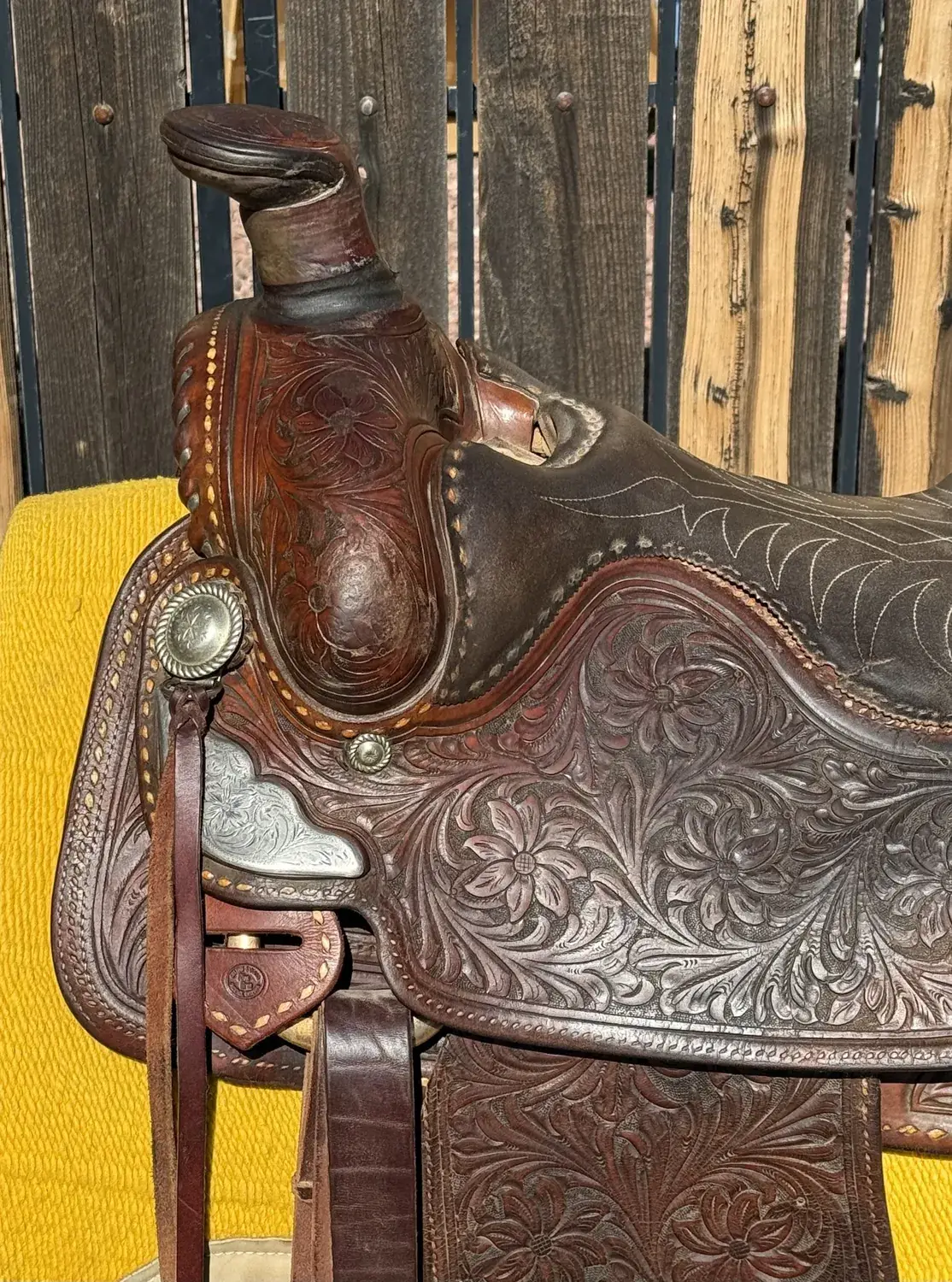 Horn detail