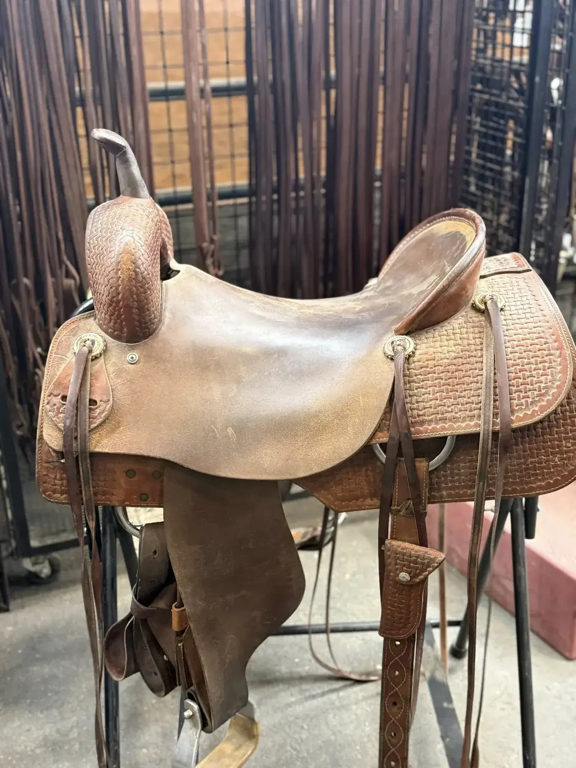 Roohide Reiner 17 inch seat $2,995